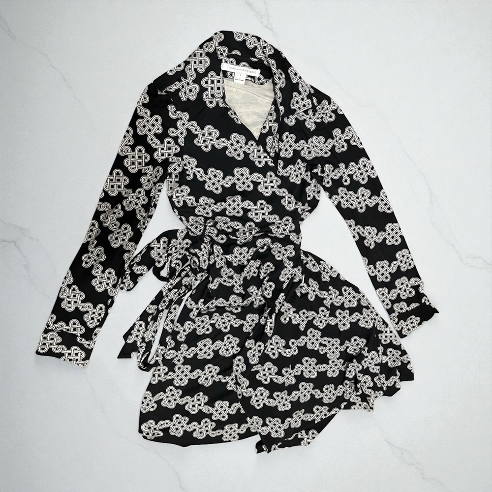 Diane Von Furstenburg Silk Black Love Knot Chainlink Wrap Long Sleeve Dress 4